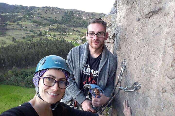 Suesca Rocks: Private Half-Day Rock Climbing Near Bogotá photo 5