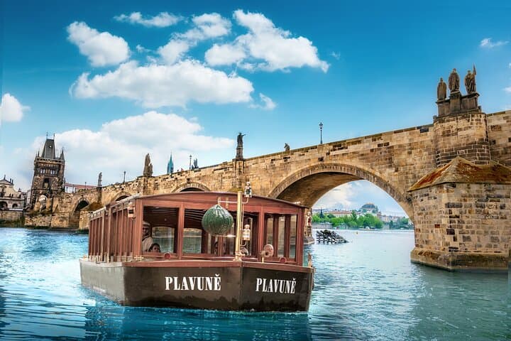 Charles Bridge River Boat Cruise and Guided Walking Tour in Prague