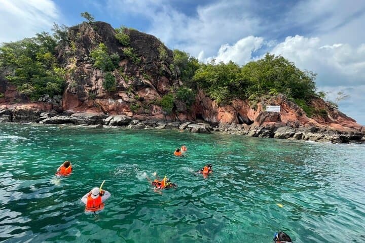 Hong Island Snorkeling & 360° Viewpoint: Longtail Boat Day Trip from Krabi photo 5
