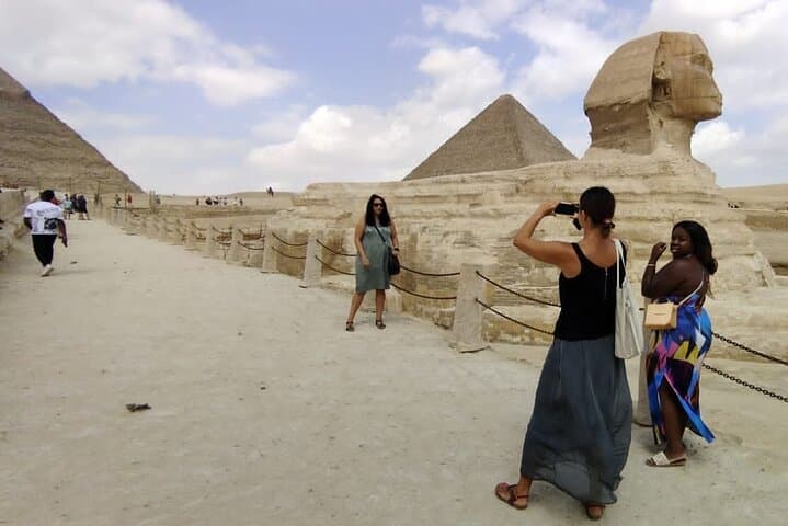 Giza Pyramids & Nile Dinner Cruise: Private Guided Tour with Belly Dancer photo 3