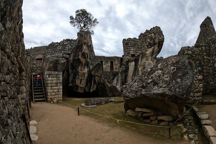 Machu Picchu Full-Day Group Tour from Cusco — Train, Bus & Guided Visit photo 5