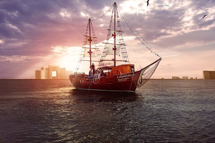Spanish Galleon Sunset Dinner Cruise with Live Sax in Cancun