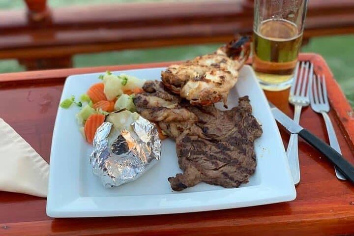 Romantic Dinner Cruise on Nichupté Lagoon: Open Bar & Live Sax in Cancun photo 2