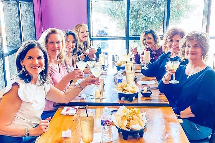 Grapevine Main Street Food & Wine Walking Tour: Tastes and History in 3 Hours