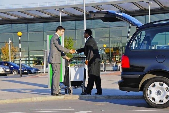 Dubai Airport to Hotel Private Transfer (DXB) — Fast, Wheelchair-Accessible Pickup photo 3