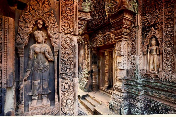 Banteay Srei Day Tour: Pink Sandstone Temples & Village Life from Siem Reap