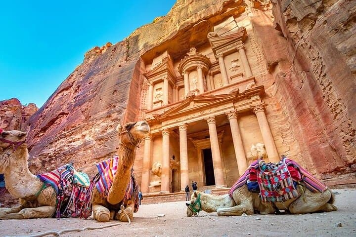 Private 3-Hour Guided Tour of Petra: Siq, Treasury, Royal Tombs