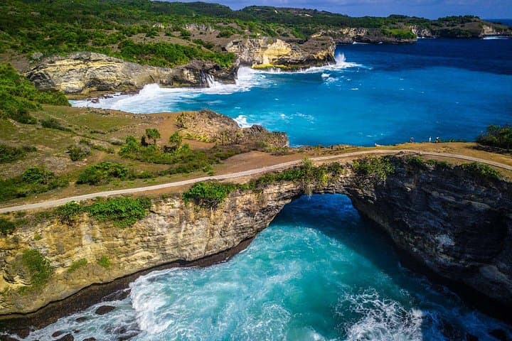 Nusa Penida West Coast Full-Day Tour — Kelingking, Broken Beach & Crystal Bay photo 4