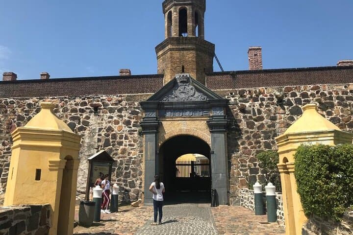 Cape Town City Tour and Constantia Wine Tasting: Simon van der Stel Winelands Day Trip photo 3