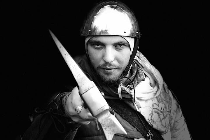 Medieval Walking Tour of Chester: Hotspur Rebellion, Longbowmen & City Walls