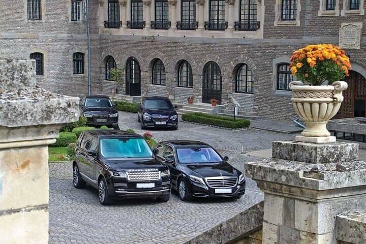 Private Luxury Belfast & Causeway Coast Full-Day Tour