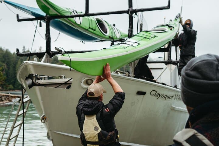 Sea-Kayaking the Broken Group Islands: Day Tour from Ucluelet