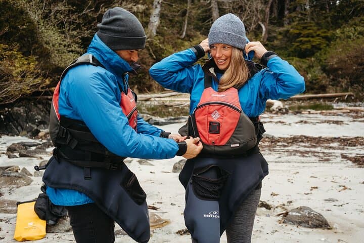 Sea-Kayaking the Broken Group Islands: Day Tour from Ucluelet photo 2