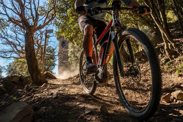 E‑Mountain Bike Tour of Empordà: Santa Maria de L'Estela Viewpoint photo 3