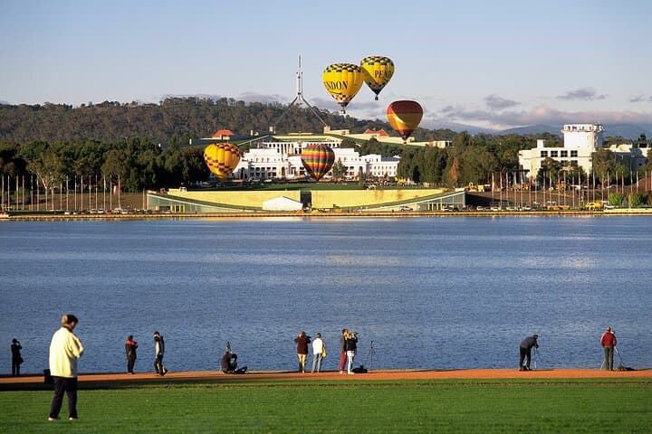 Private Canberra Day Tour from Sydney — Capital Highlights in a Day