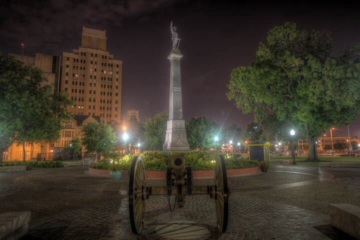 San Antonio Haunted Pub Crawl: Ghost Stories and Historic Bars in Downtown photo 4