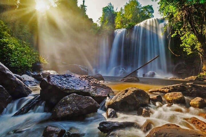 Phnom Kulen Waterfall and Thousand Lingas Day Hike from Siem Reap