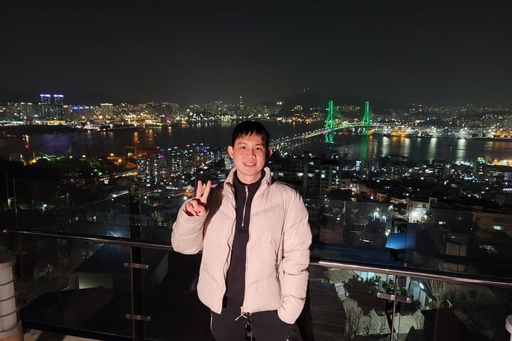 Bongnaesan Night Hike: Busan Port Views from Yeongdo photo 2