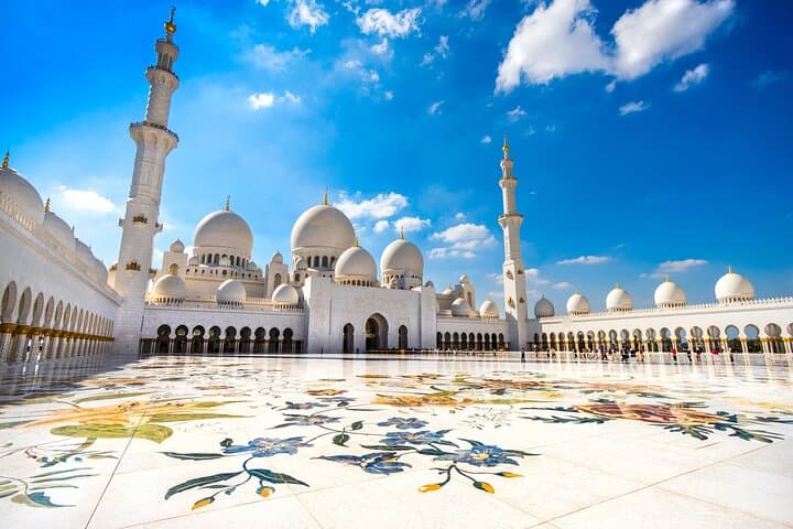 Abu Dhabi Day Tour: Sheikh Zayed Mosque, Corniche & Yas Island Highlights
