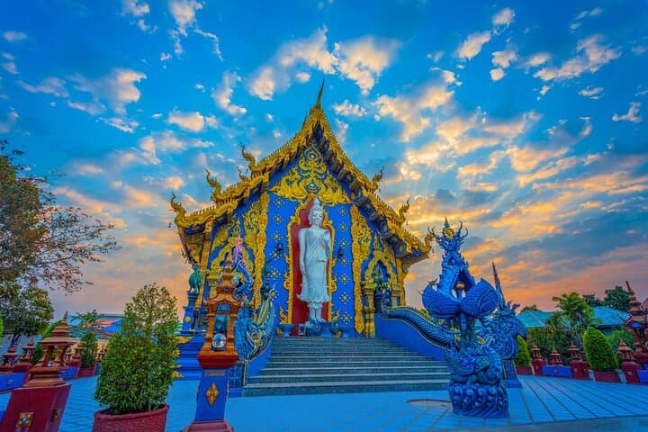 Chiang Mai Day Tour to Chiang Rai: White Temple, Blue Temple & Black House photo 3