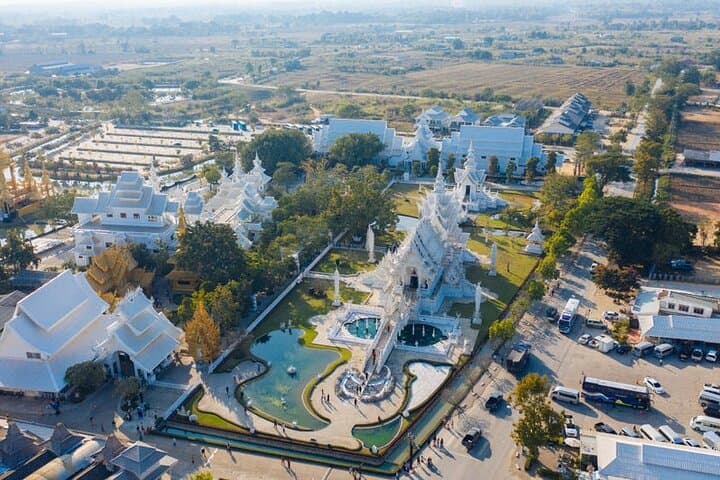 Chiang Mai Day Tour to Chiang Rai: White Temple, Blue Temple & Black House photo 5