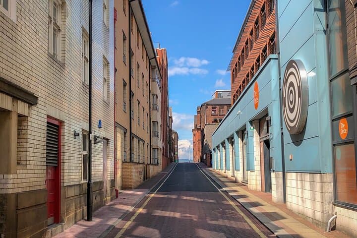 Explore Sheffield: Hidden-Gems Tour App & Big Britain Quiz 1-Day Pass