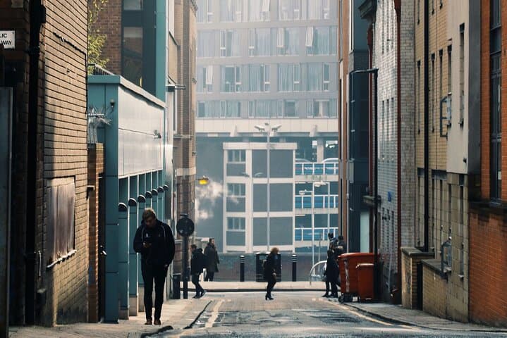 Explore Sheffield: Hidden-Gems Tour App & Big Britain Quiz 1-Day Pass photo 4