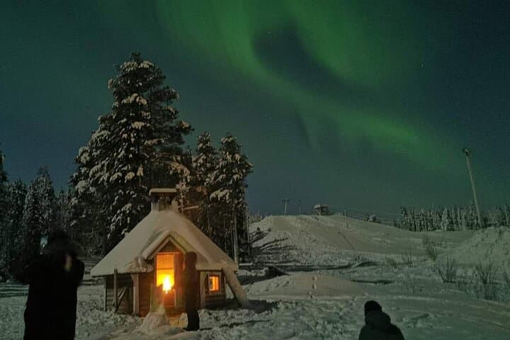 Kemi-Tornio Northern Lights Hunt: Guided Aurora Chase with Pickup