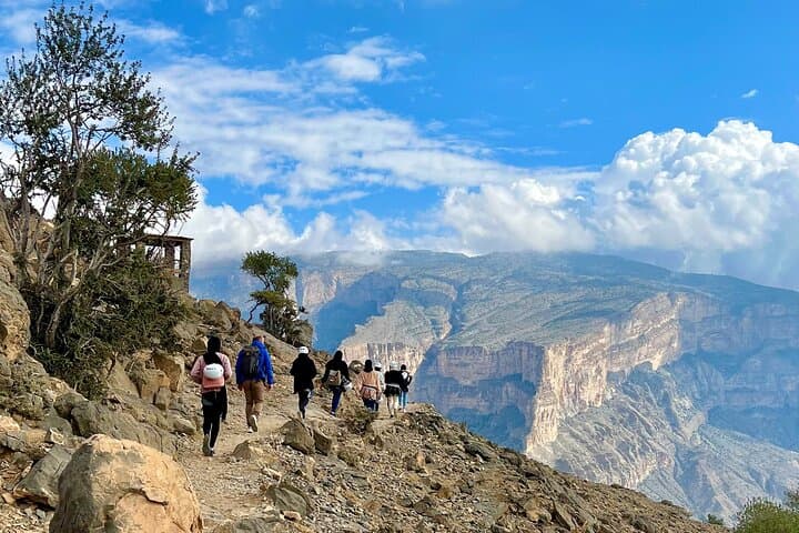 Jebel Shams Balcony Walk & Hidden Lake — Full-Day Guided Tour from Muscat photo 5