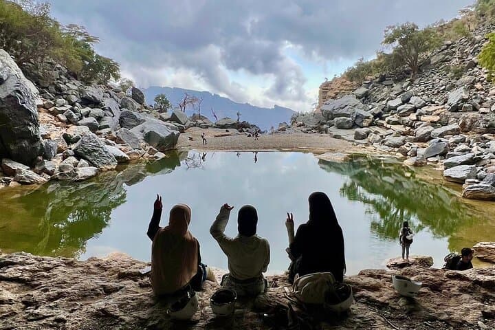 Jebel Shams Balcony Walk & Hidden Lake — Full-Day Guided Tour from Muscat photo 6