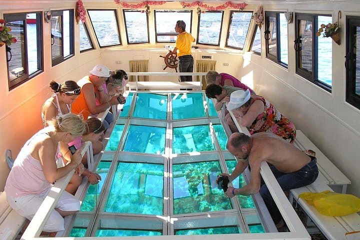 Hurghada Yacht Day Tour: 2 Dives with Lunch on the Red Sea photo 2