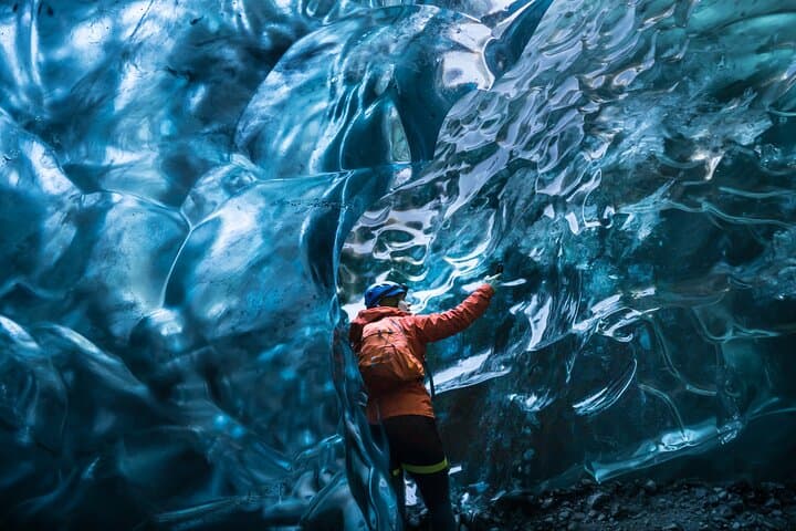 Exploring Vatnajökull’s Blue Ice Caves: Small-Group Tour from Jökulsárlón photo 4