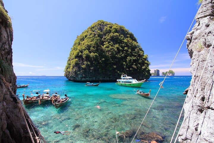 Phi Phi Island Hopping Speedboat Day Trip from Phuket photo 5
