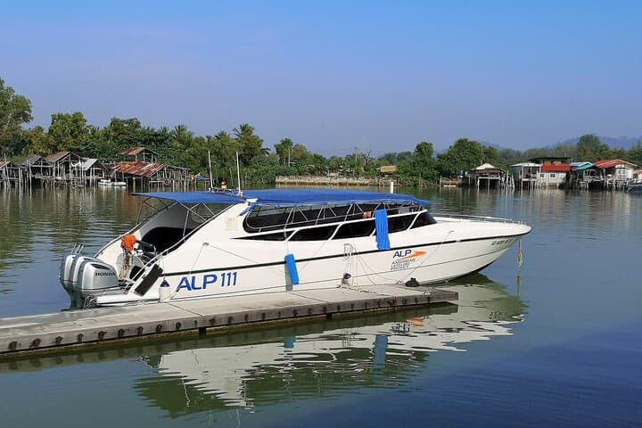 Phi Phi Island Hopping Speedboat Day Trip from Phuket photo 2