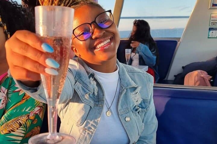 Prosecco Morning Cruise in Table Bay — Sunrise Catamaran from Cape Town photo 3