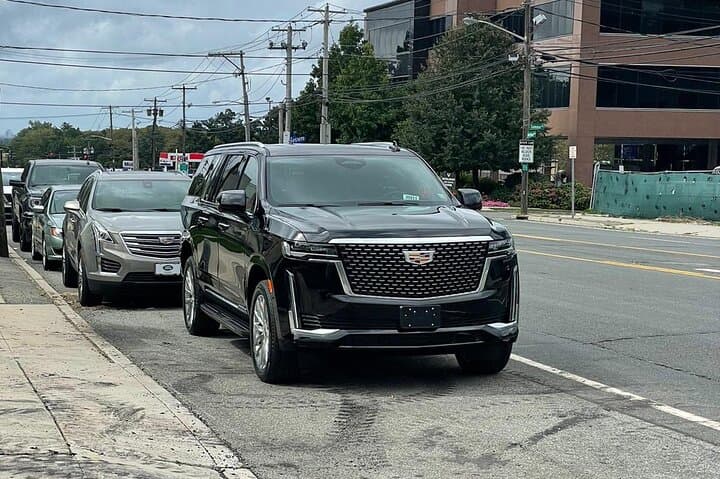 First-Class Private SUV Transfer in New York: Executive Door-to-Door Service photo 4