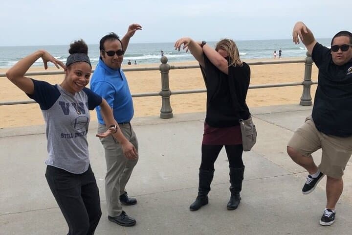 Miami Beach Scavenger Hunt: Wacky Walks King & Queen Adventure Game photo 6