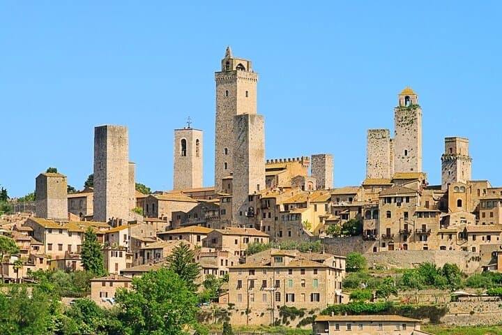 Chianti Day Tour from Pisa & Livorno — San Gimignano, Monteriggioni & Winery Lunch