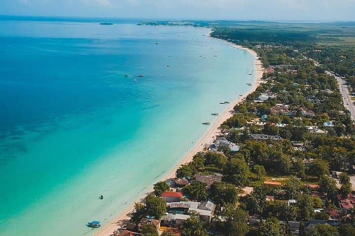 Experience the Vibrant Culture of Negril Beach and Rick's Cafe photo 6