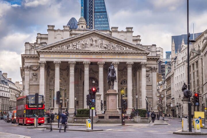 Private City of London Walking Tour: Hidden Streets, St. Paul's & the Tower photo 3