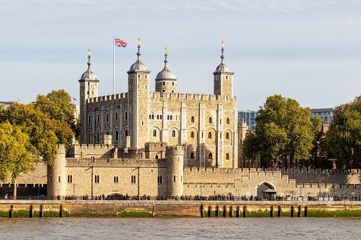 Private City of London Walking Tour: Hidden Streets, St. Paul's & the Tower photo 4