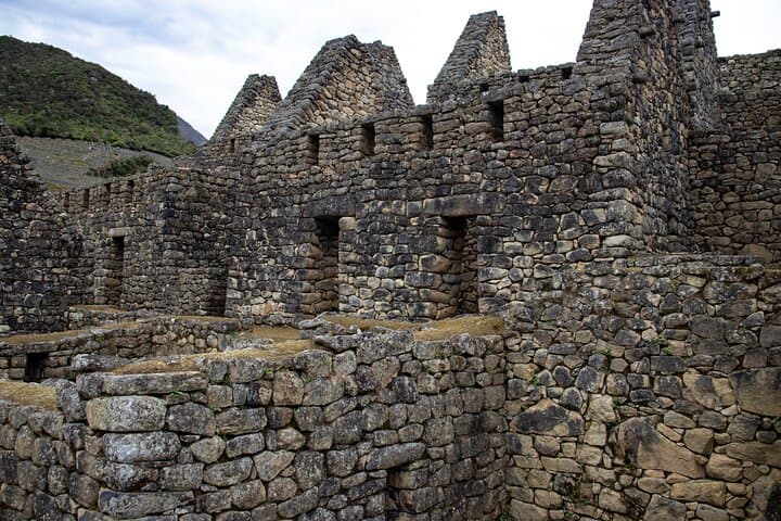 Sacred Valley to Machu Picchu Cultural Route: Toritos, Pachamanca & Living Inca Villages photo 6