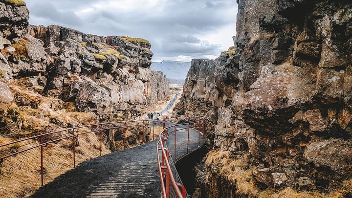 Private Golden Circle Day Tour from Reykjavik — Kerið, Geysir, Gullfoss & Thingvellir photo 4