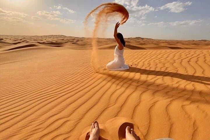 sunrise-desert-safari-dubai-red-dunes-dune-bashing-sandboarding