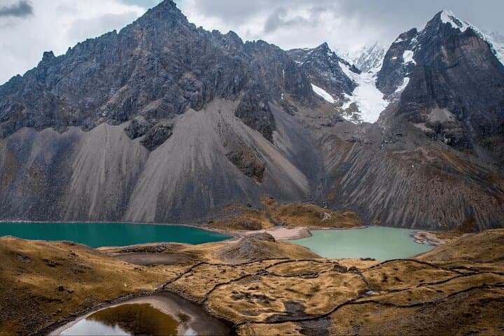 Full-Day Ausangate 7 Lagoons Hike — High-Altitude Lakes & Sacred Peak Views photo 4