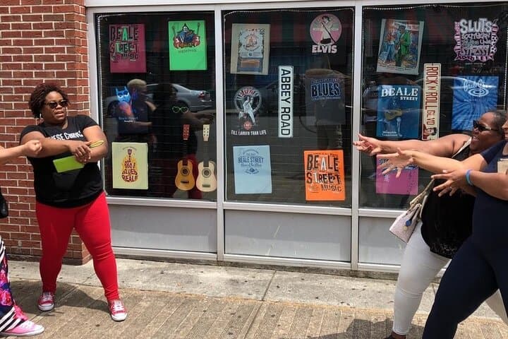 Omaha Wacky Walks: Royal Scavenger Hunt Through the Heart of the City photo 4
