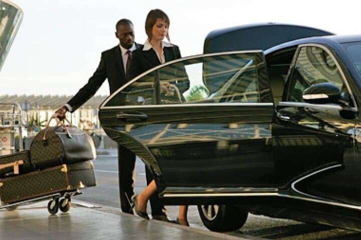 Delhi to Agra Private Transfer: Air-Conditioned One‑Way Ride (3 hrs)