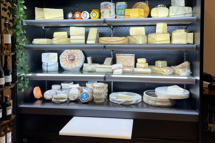 Private Cheese and Wine Tasting Workshop in St. Maarten photo 2