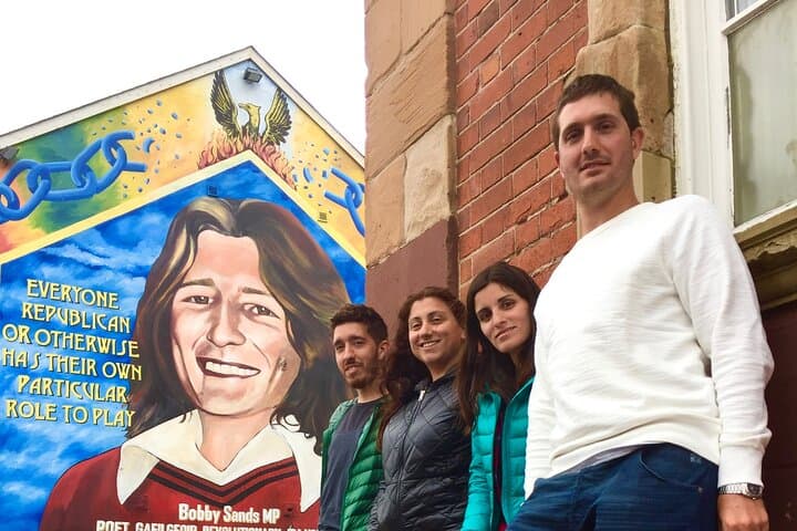 Belfast Black Cab Mural & Peacewall Private Tour — 2-Hour Cultural Drive