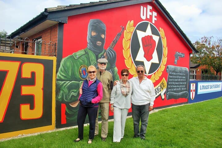 Belfast Black Cab Mural & Peacewall Private Tour — 2-Hour Cultural Drive photo 3